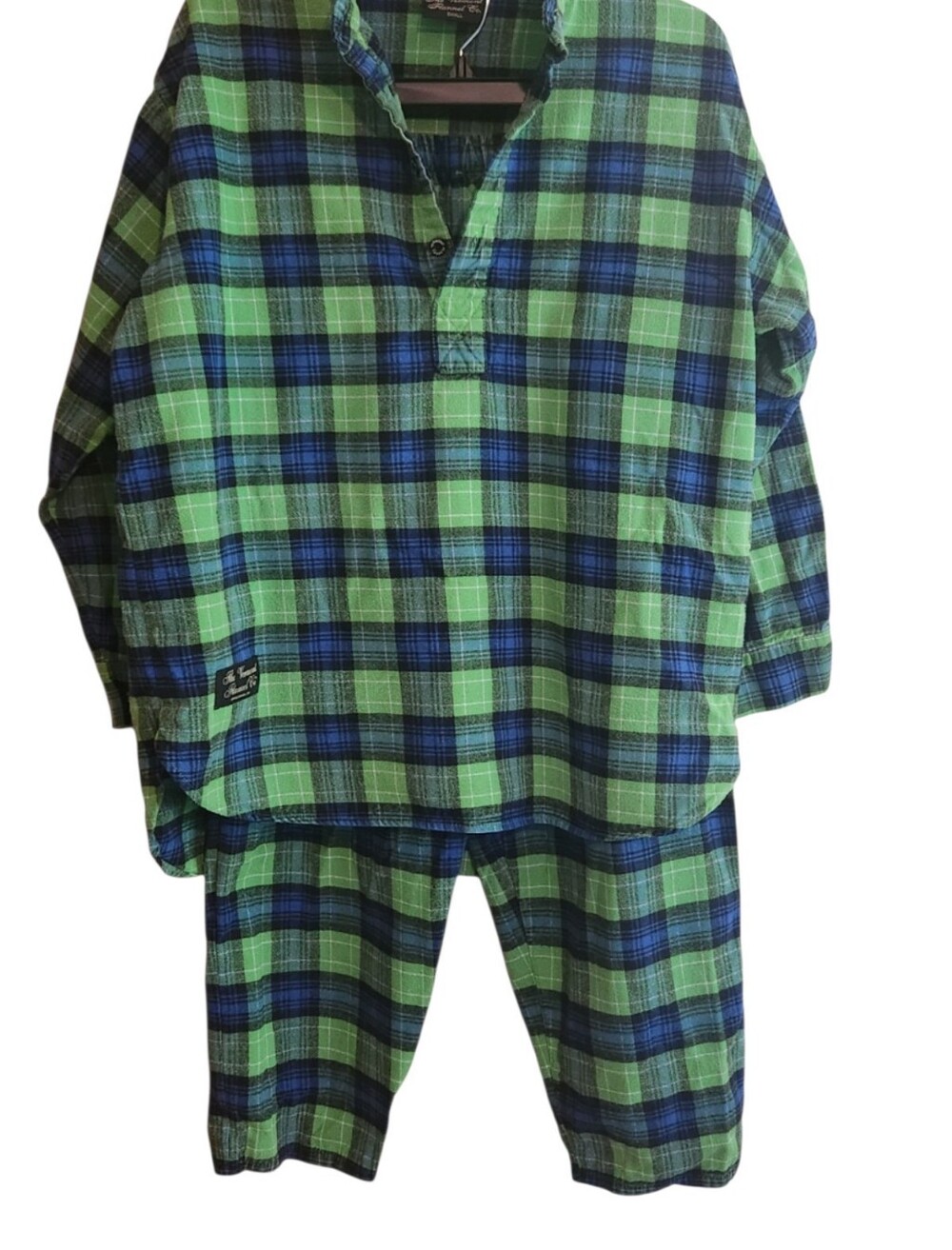 Women’s Green & Blue Plaid Pajama Set - Cozy Sleepwear